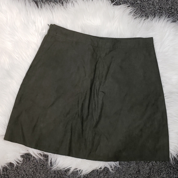 {Mint} Suede Green Skirt - Picture 2 of 6